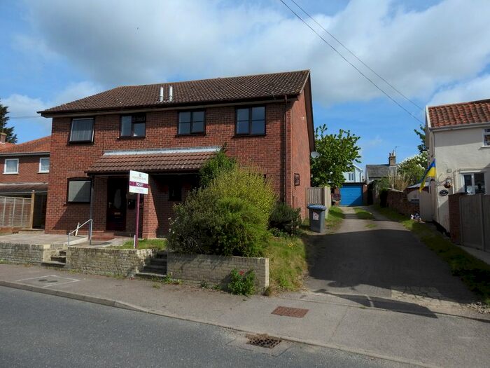 3 Bedroom Semi-Detached House To Rent In Mill Road, Saxmundham, IP17