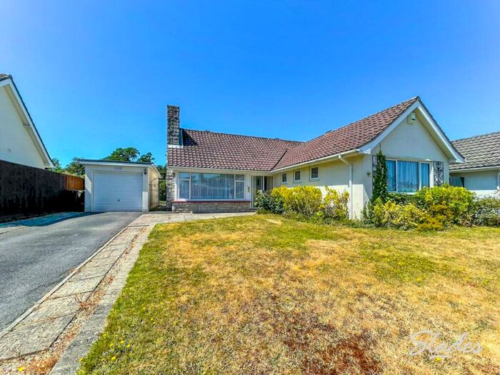 3 Bedroom Bungalow To Rent In Colemere Gardens, Highcliffe, Dorset, BH23