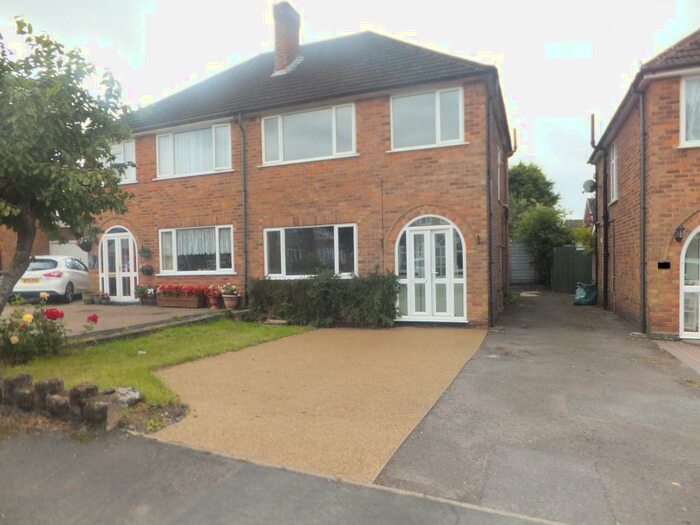 3 Bedroom Semi-Detached House To Rent In Vincent Road, Sutton Coldfield., B75