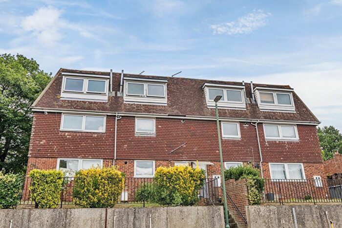 2 Bedroom Maisonette To Rent In Thorne Close Erith, DA8