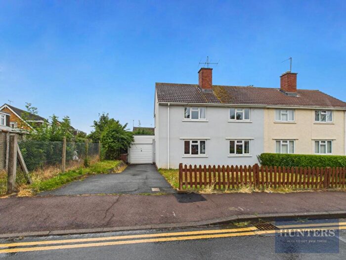 3 Bedroom Semi-Detached House For Sale In Alma Road, Cheltenham, GL51