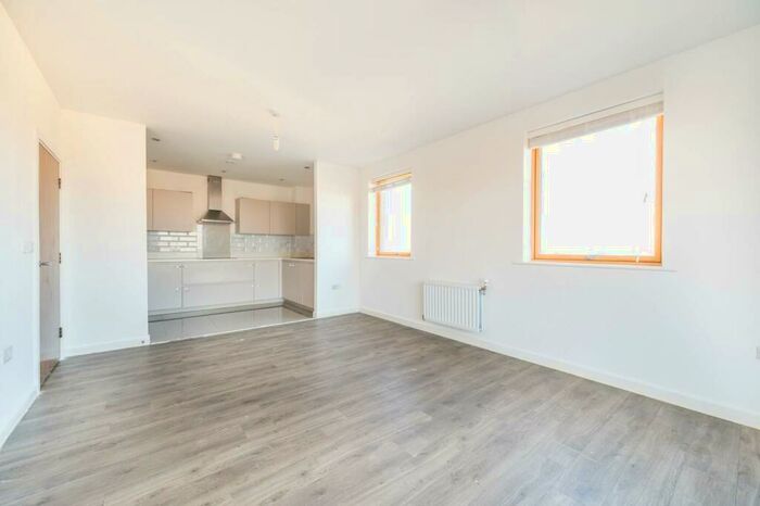 3 Bedroom Flat To Rent In Pedley House, Barking, Barking, IG11