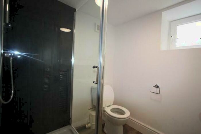 5 Bedroom House To Rent In Brighton Grove, Manchester, M14