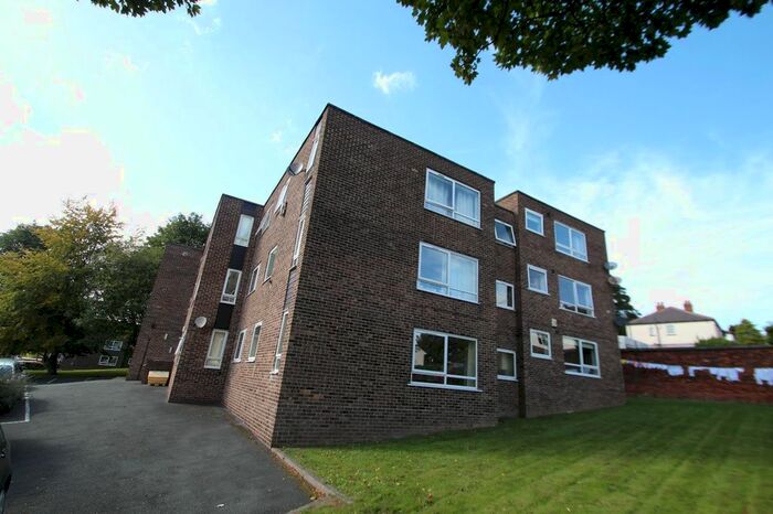 2 Bedroom Flat To Rent In Stainbeck Lane, Leeds, West Yorkshire, Uk, LS7