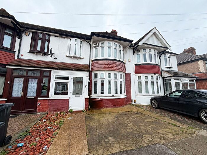 4 Bedroom Terraced House To Rent In Broadhurst Avenue, Ilford, IG3