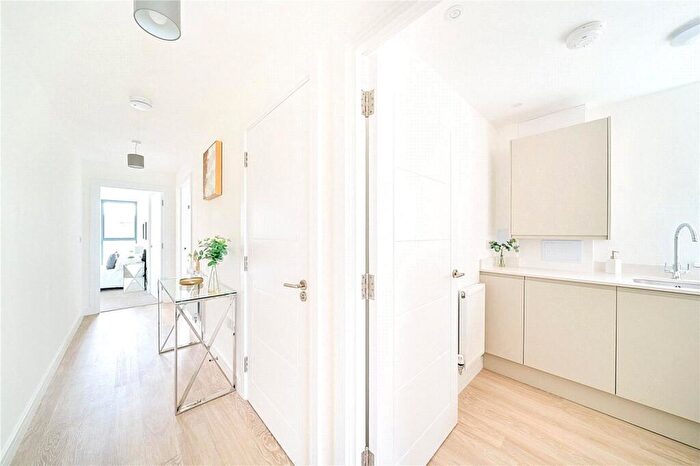 1 Bedroom Apartment For Sale In Forest View, London, E4
