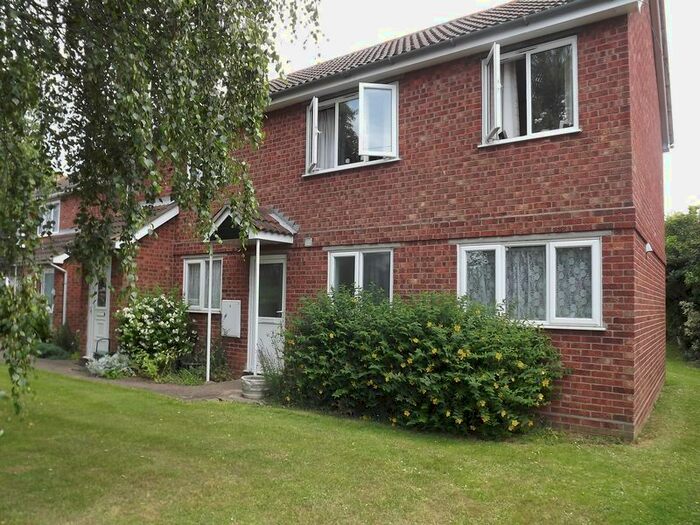 2 Bedroom Flat To Rent In Tudor Court, High Street, West Mersea, CO5