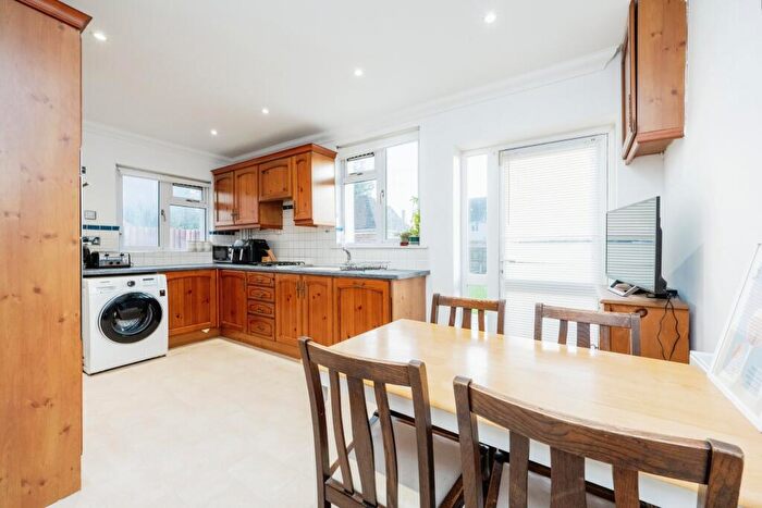 2 Bedroom Semi-Detached House For Sale In Cardington Road, Bedford, MK42