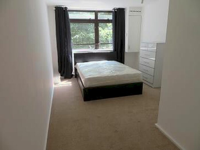2 Bedroom Flat To Rent In North End Road, London, W14