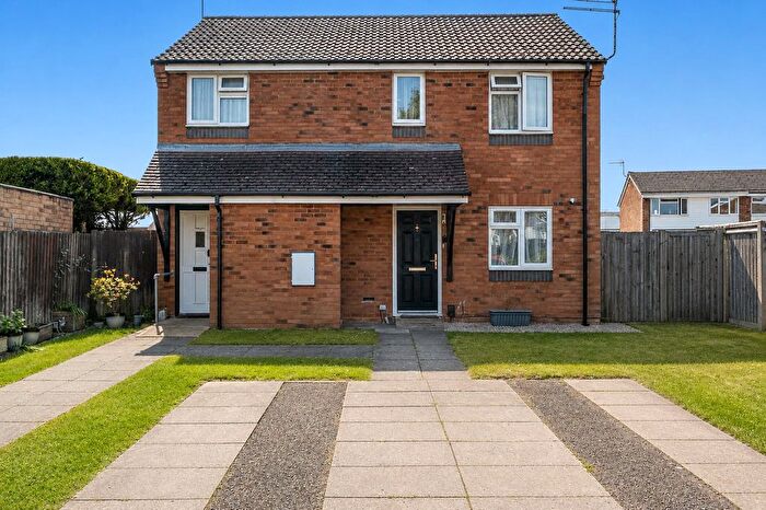 2 Bedroom Maisonette For Sale In Northcourt, Mill End, Rickmansworth, WD3