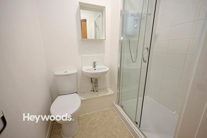 1 Bedroom Flat For Sale In Flat, Keele House, The Midway, Newcastle-under-Lyme, Staffordshire, ST5