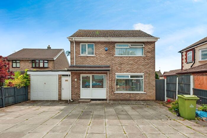 3 Bedroom Detached House For Sale In Liverpool Place, Widnes, Cheshire, WA8