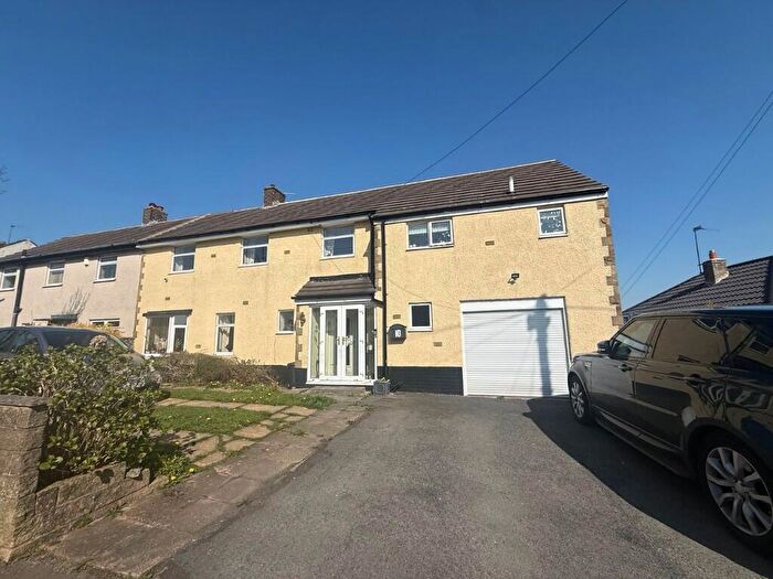 4 Bedroom Semi Detached House For Sale In Alloe Field View, Halifax, West Yorkshire, HX2