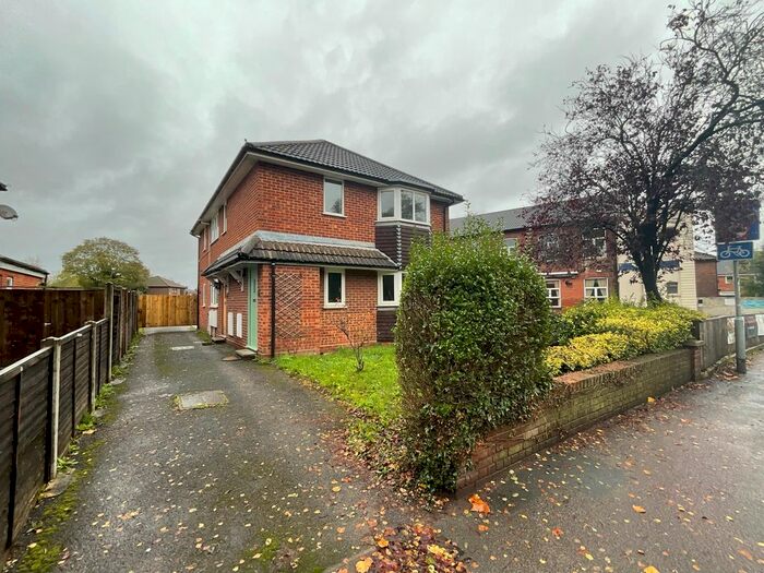 2 Bedroom Flat To Rent In St. Denys Road, Southampton, SO17