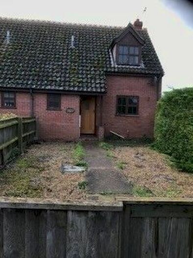 2 Bedroom End Of Terrace House To Rent In The Street, Cavenham, IP28