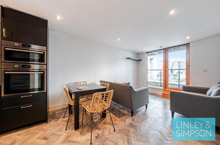 2 Bedroom Flat For Sale In Magellan House, Armouries Way, Leeds, LS10