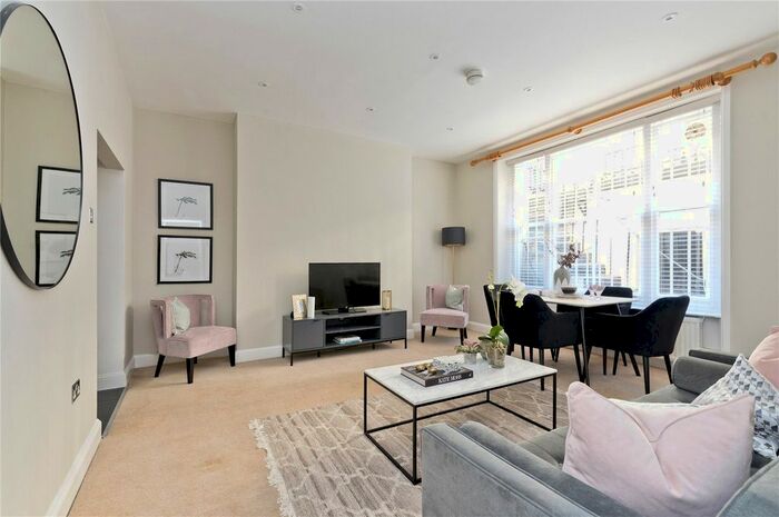 2 Bedroom Flat To Rent In Clanricarde Gardens, Notting Hill, London W2