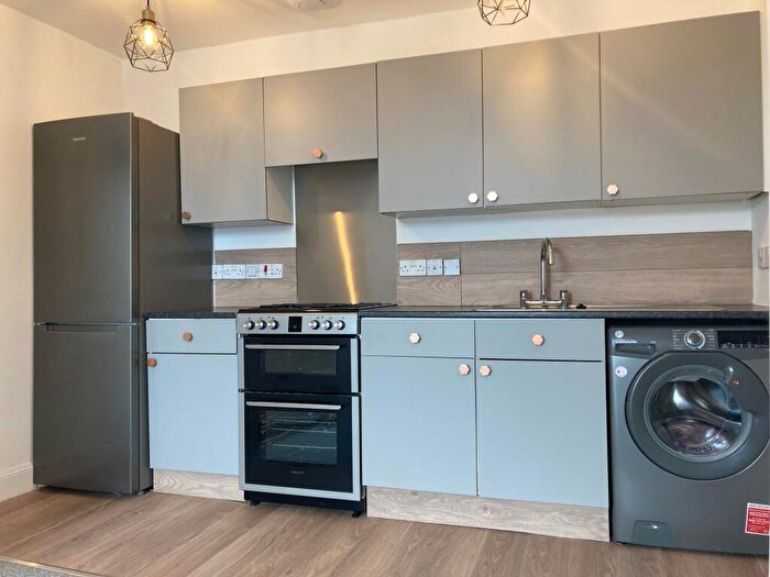 1 Bedroom Flat To Rent In Downfield Place, Edinburgh, EH11