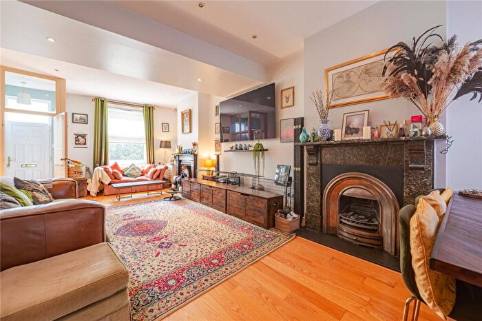 3 Bedroom Terraced House For Sale In Saltisford, Warwick, Warwickshire, CV34