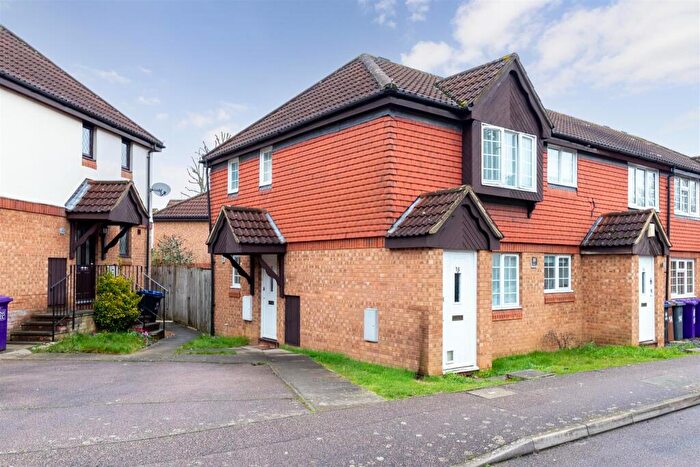 1 Bedroom Apartment For Sale In Horace Gay Gardens, Letchworth Garden City, SG6