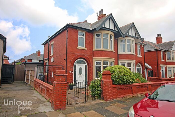 3 Bedroom Semi-detached House For Sale In Argyll Road, Bispham, Blackpool, FY2