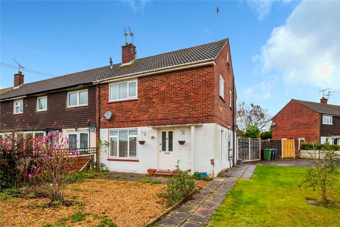 4 Bedroom Semi-Detached House To Rent In Bracknell Road, Camberley, Surrey, GU15