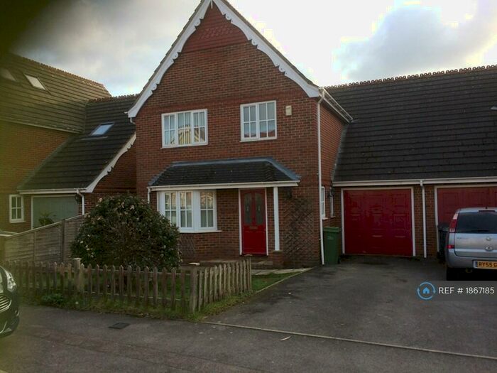 4 Bedroom Detached House To Rent In Enborne Grove, Newbury, RG14