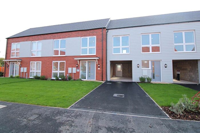 2 Bedroom Town House To Rent In Fairfields, Burton Upon Trent, Branston, DE14
