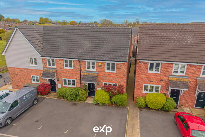 3 Bedroom Terraced House For Sale In Kingfisher Way, Cheswick Green, B90