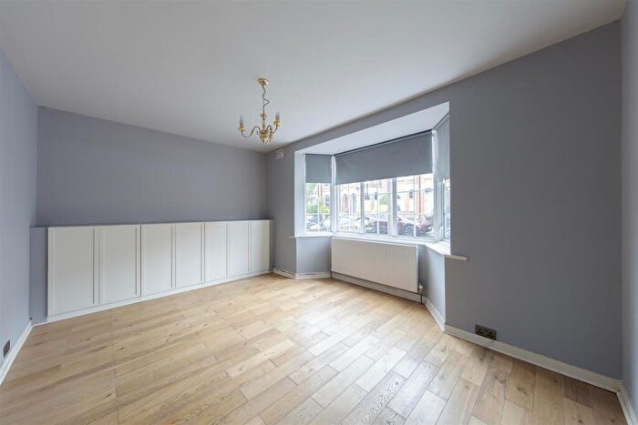 3 Bedroom House To Rent In Preston Road, London, SE19