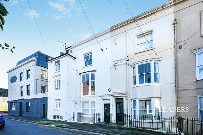 2 Bedroom Flat To Rent In Clarendon Place, Brighton, East Sussex, BN2