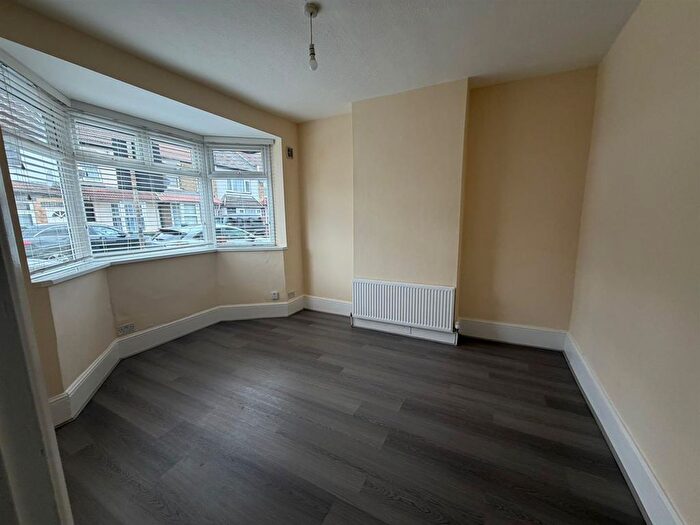 1 Bedroom Terraced House To Rent In Pretoria Road, London, E16