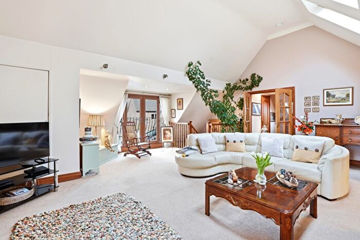 4 Bedroom Detached House For Sale In Gibson Close, Hambleton, North Yorkshire, YO8