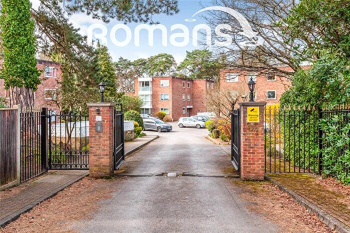 2 Bedroom Apartment For Sale In Troon Court, Cardwell Crescent, Ascot, SL5