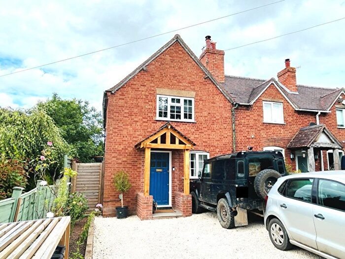 3 Bedroom End Of Terrace House For Sale In Tower Hill, Bidford-On-Avon, Alcester, B50