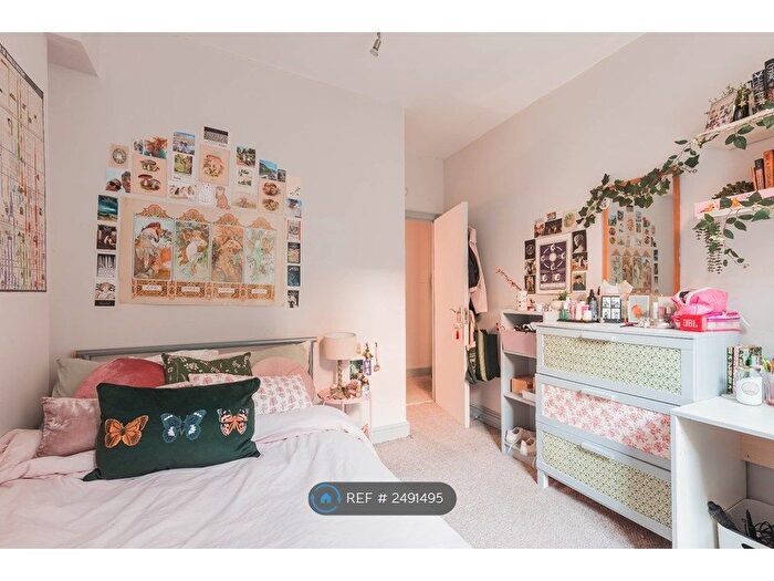 4 Bedroom Flat To Rent In Tavistock Place, London, WC1H