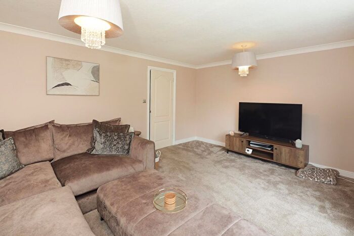 3 Bedroom End Of Terrace House For Sale In Exeter Drive, Marston Green, Birmingham, B37