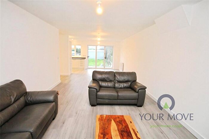 5 Bedroom Semi Detached House To Rent In Heronscroft, Bedford, Bedfordshire, MK41