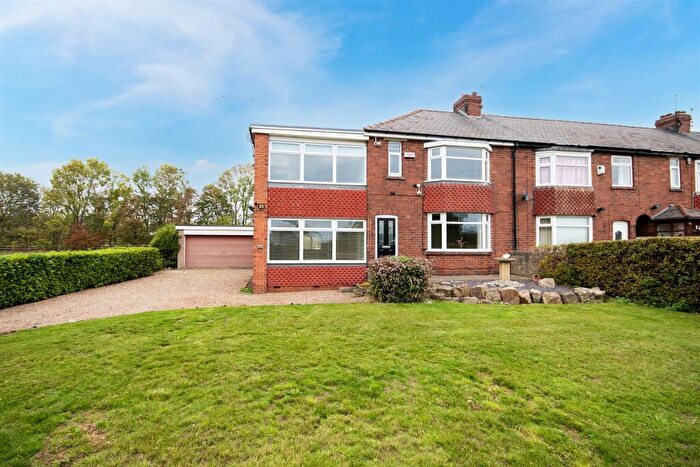 4 Bedroom End Of Terrace House For Sale In Upper Whiston Lane, Whiston, Rotherham, S60