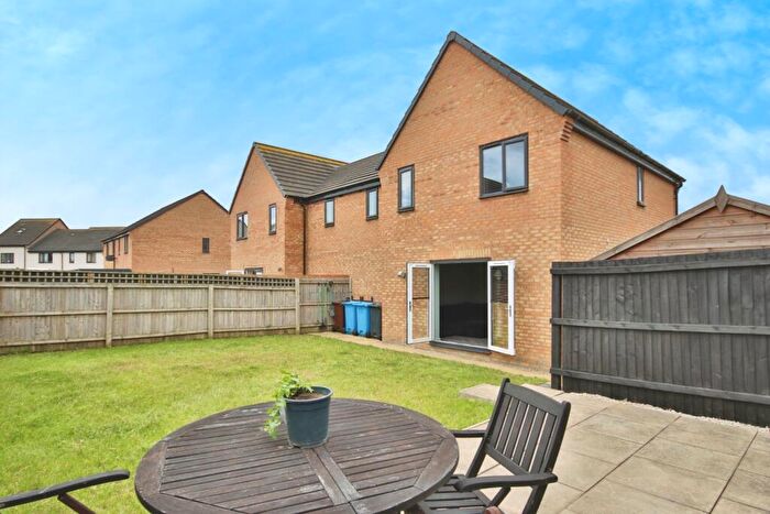 4 Bedroom Semi-Detached House For Sale In Diversity Drive, Kingswood, Hull, HU7