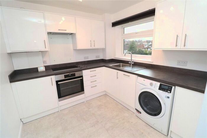2 Bedroom Flat To Rent In Albemarle Road, Beckenham, Kent, BR3