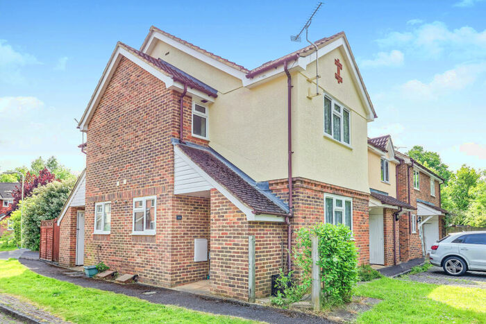 1 Bedroom Cluster House To Rent In Nether Vell-Mead Fleet, GU52