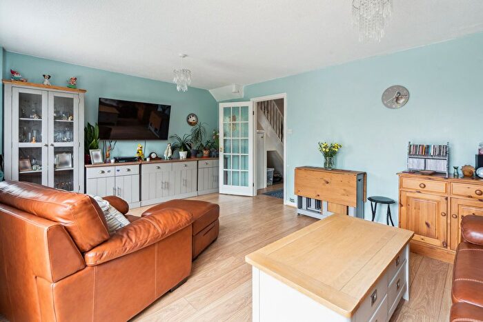 3 Bedroom End Of Terrace House For Sale In Grove, Wantage, OX12