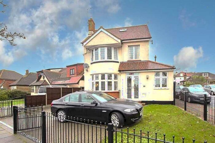 4 Bedroom Detached House To Rent In Western Road, Leigh On Sea, SS9