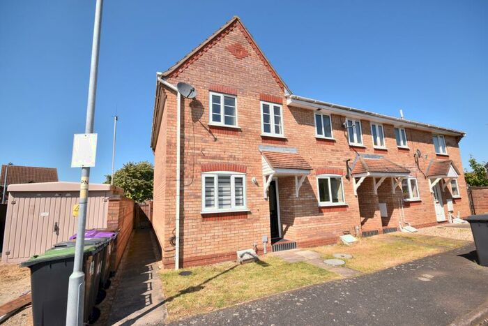 2 Bedroom End Of Terrace House To Rent In Linnet Way, Sleaford, NG34