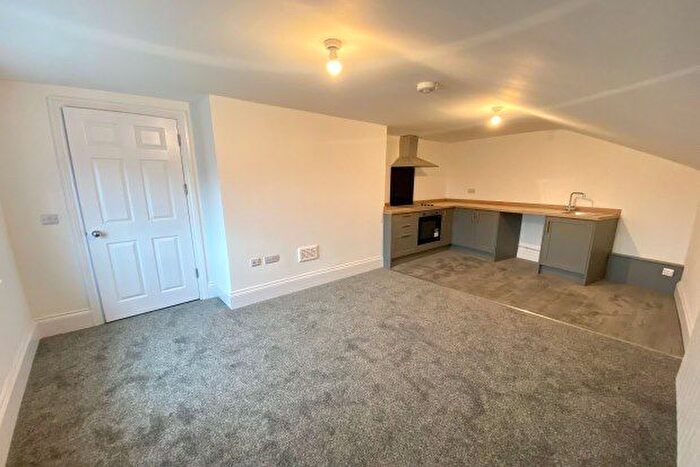 1 Bedroom Flat To Rent In Queens Head Court, Newark, NG24