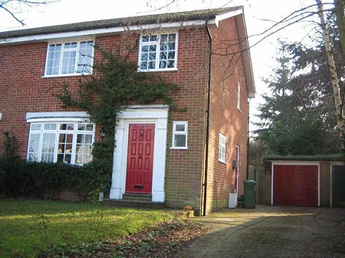 3 Bedroom Semi-Detached House To Rent In Upper Bridge Road, Redhill, RH1