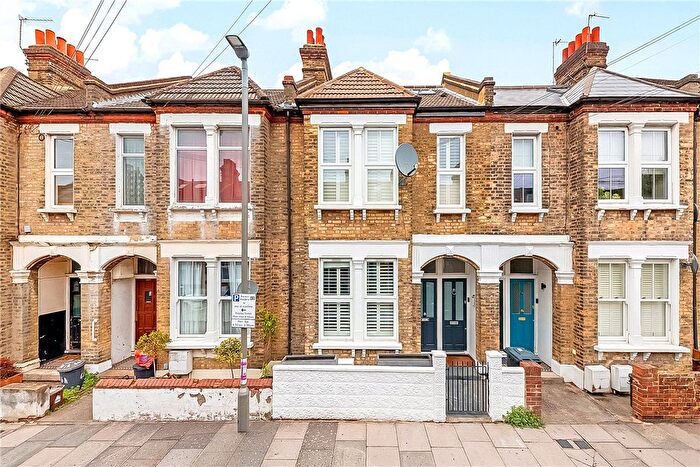 2 Bedroom Flat For Sale In Renmuir Street, London, SW17