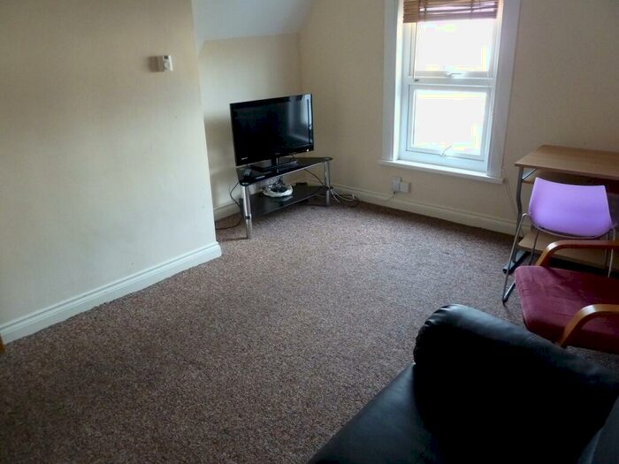 1 Bedroom Apartment To Rent In Napier Terrace, Flat, PL4