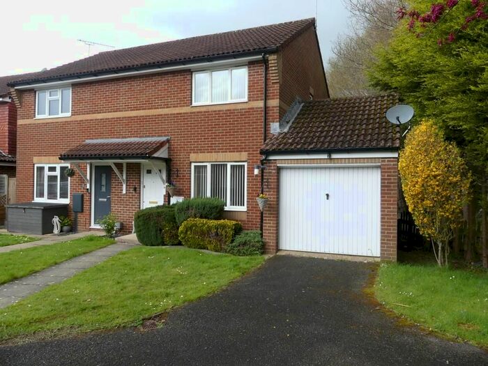 3 Bedroom Semi-Detached House To Rent In Stokes Close, Maidenbower, Crawley, RH10